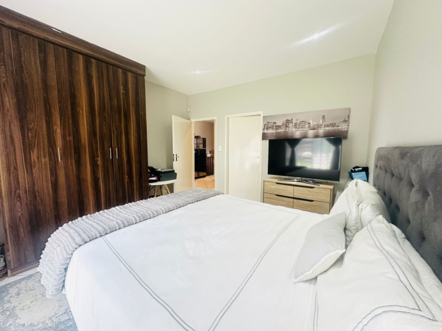 3 Bedroom Property for Sale in Gateway Manor North West